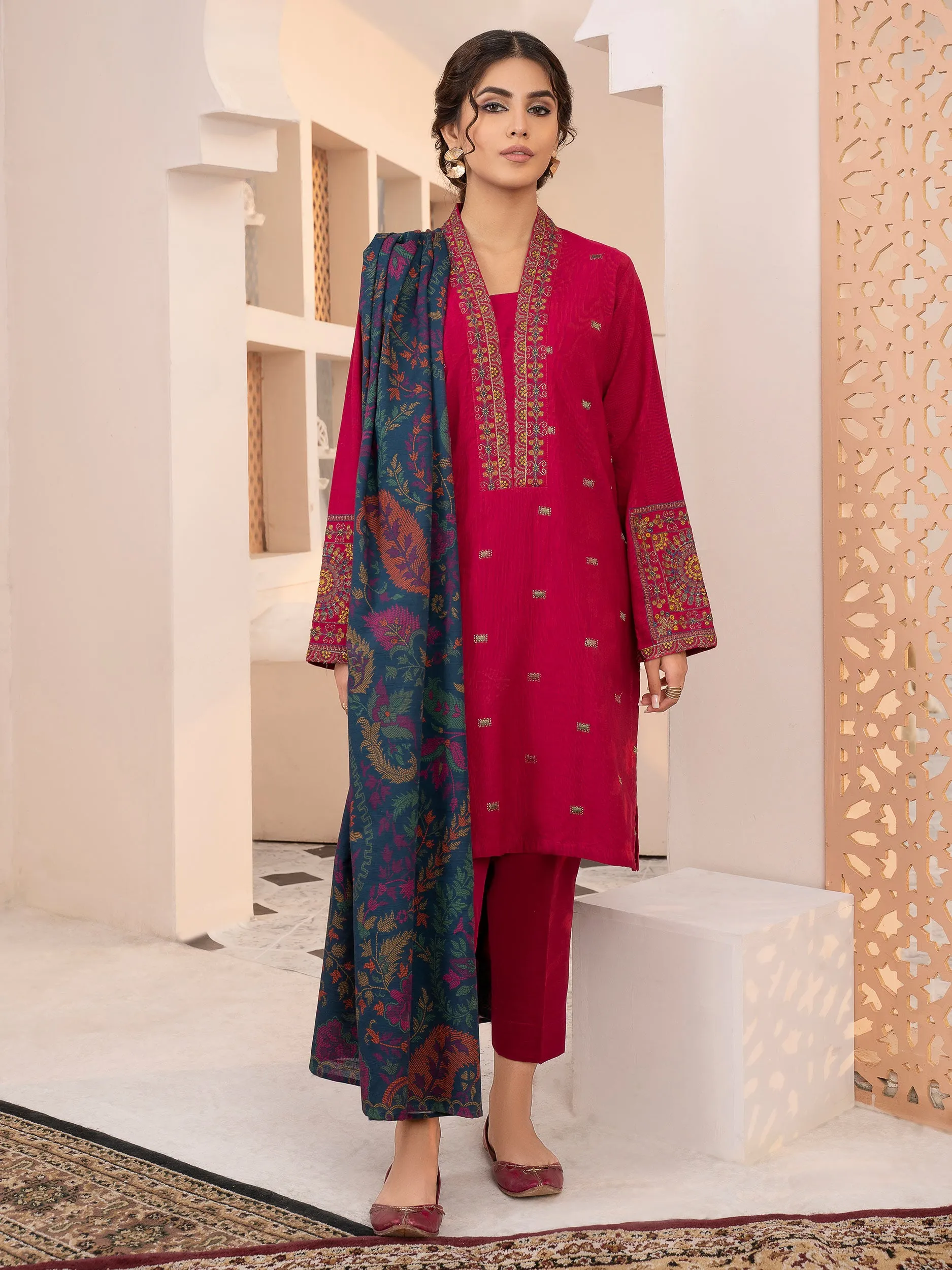 2 Piece Embroidered Khaddar Suit (Unstitched)