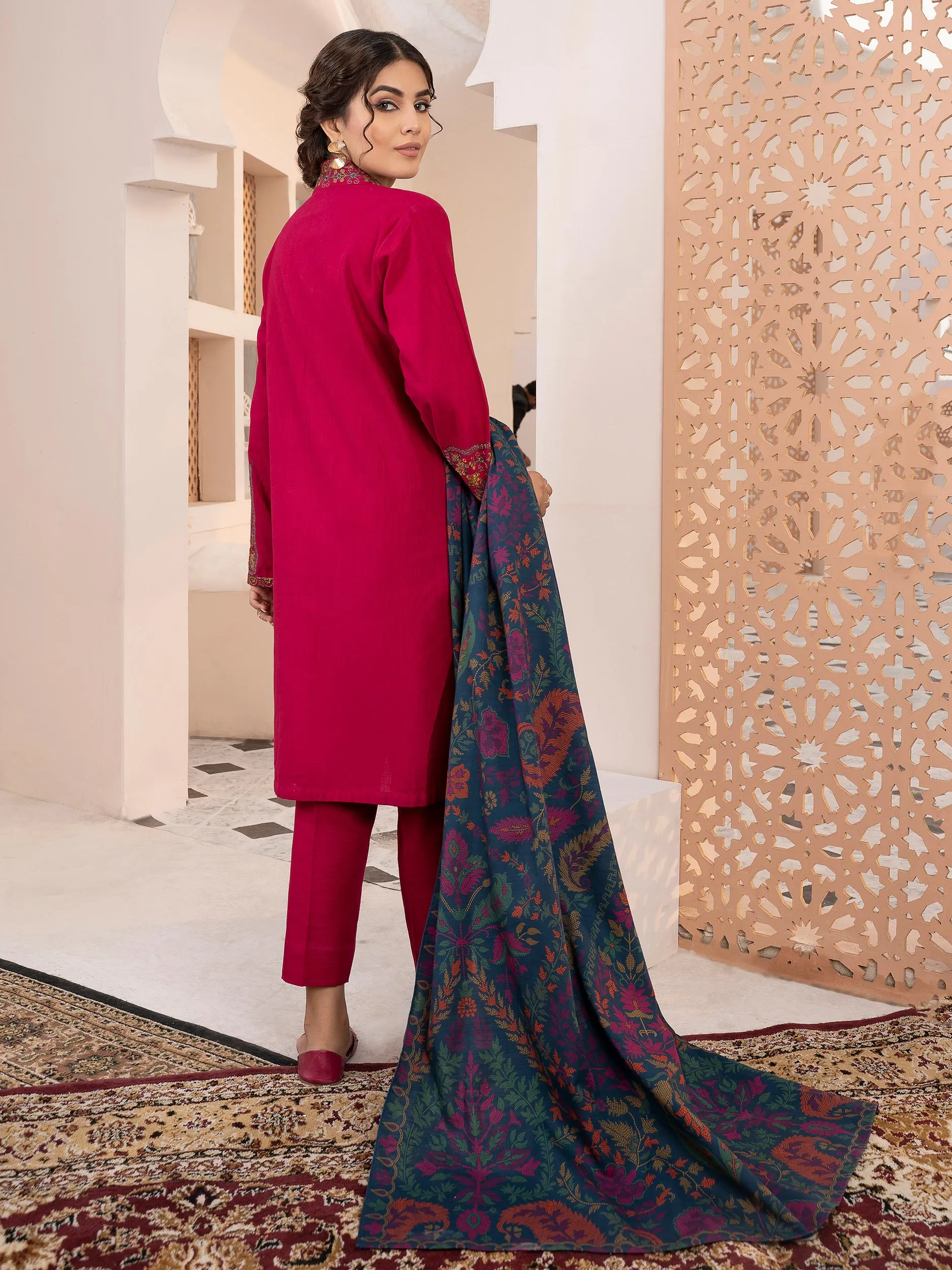 2 Piece Embroidered Khaddar Suit (Unstitched)