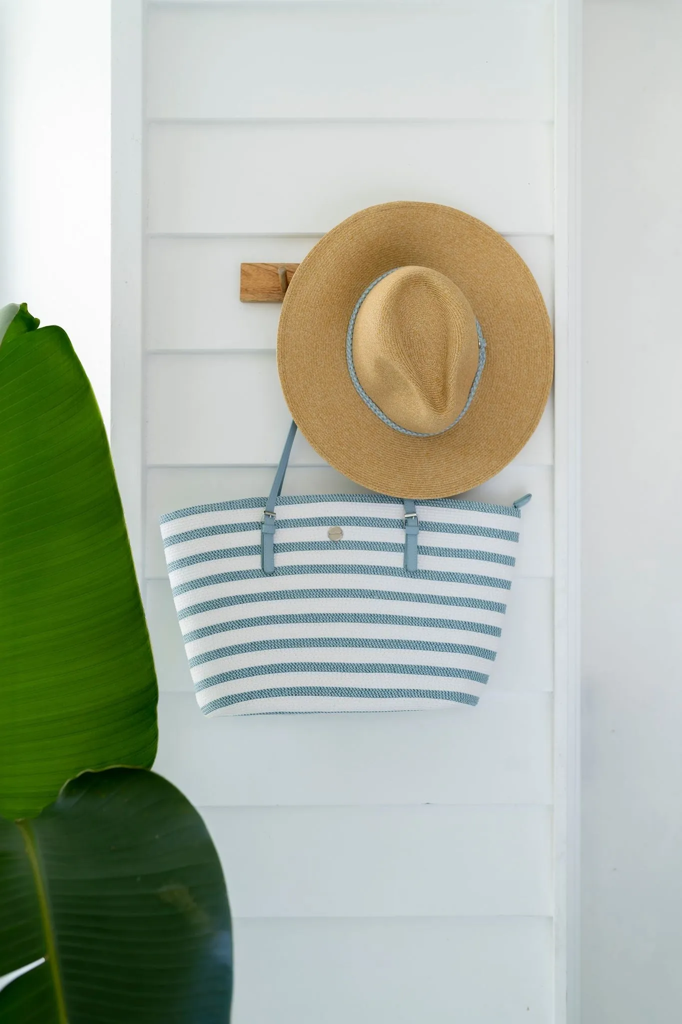 Annie Panama Aqua Plait