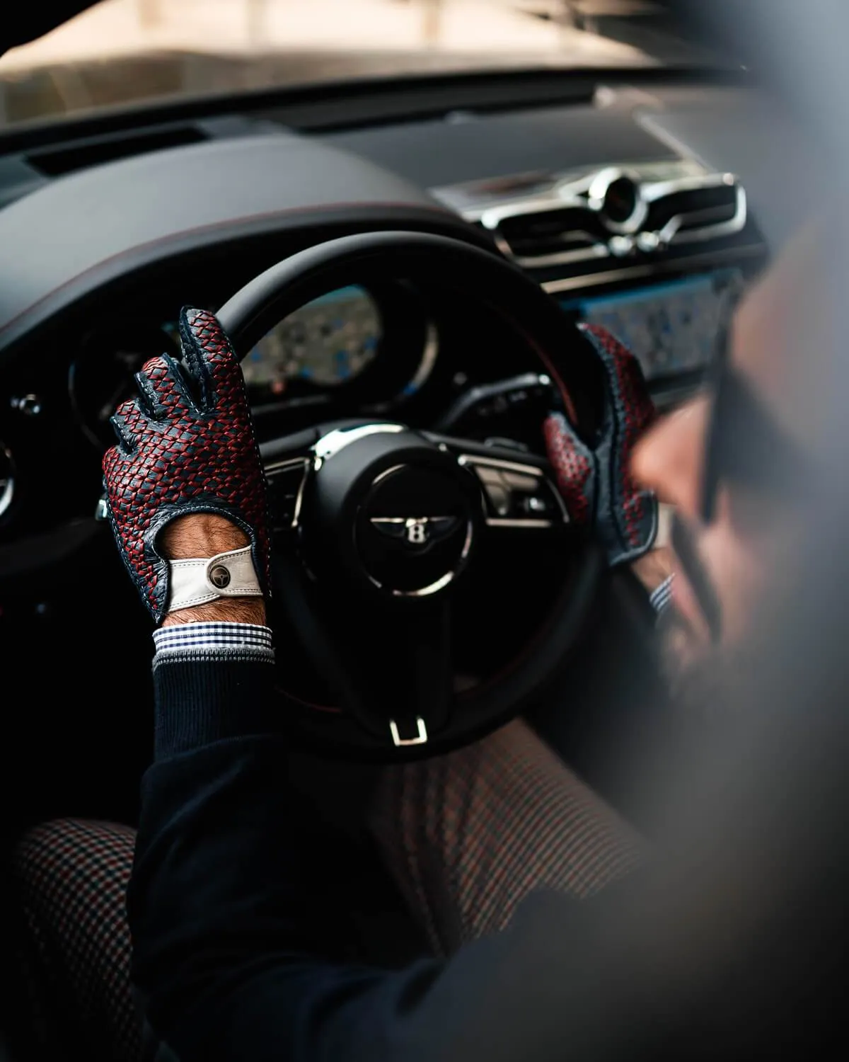 BESPOKE - Peccary Leather Driving Gloves - Dark Blue/Red/Ivory