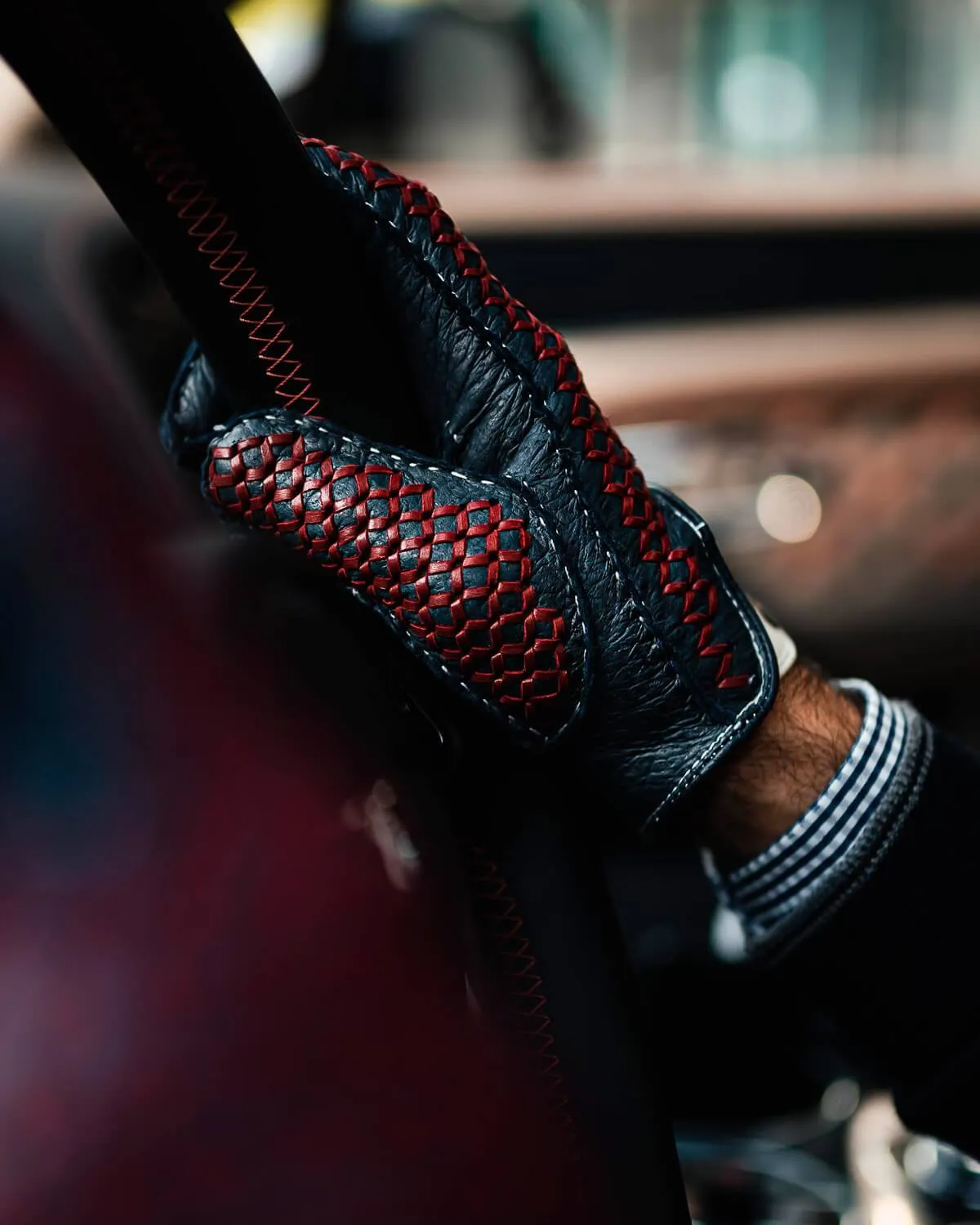 BESPOKE - Peccary Leather Driving Gloves - Dark Blue/Red/Ivory