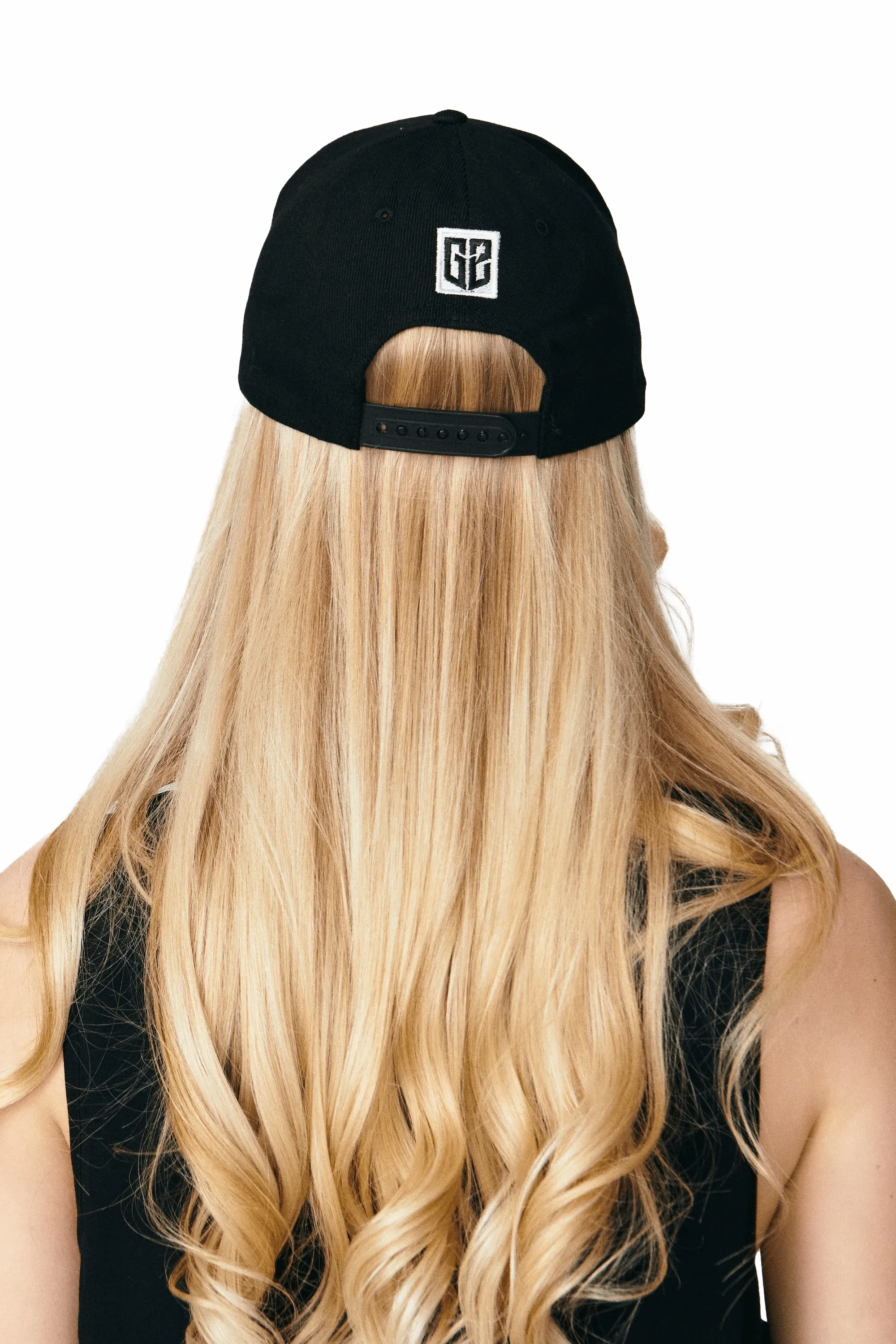 Sure! Here’s an optimized title for the e-commerce product:

**G2 Essentials Curved Brim Snapback Cap in Classic Black - Stylish & Comfortable Design**