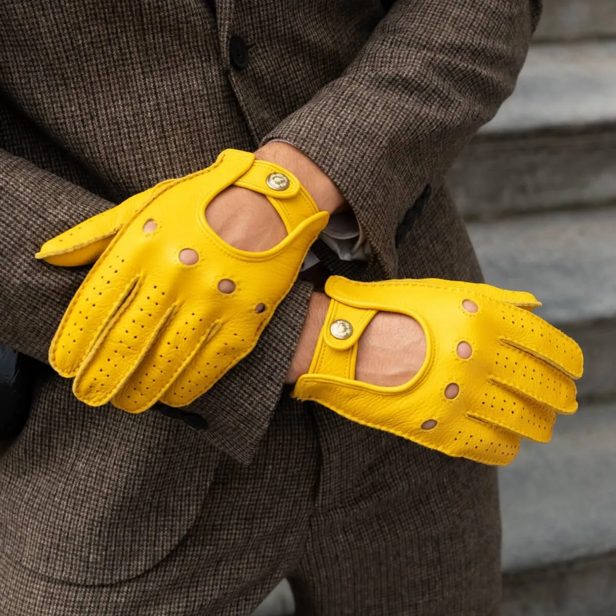 Leonardo (yellow) - Italian driving gloves made of American deerskin leather