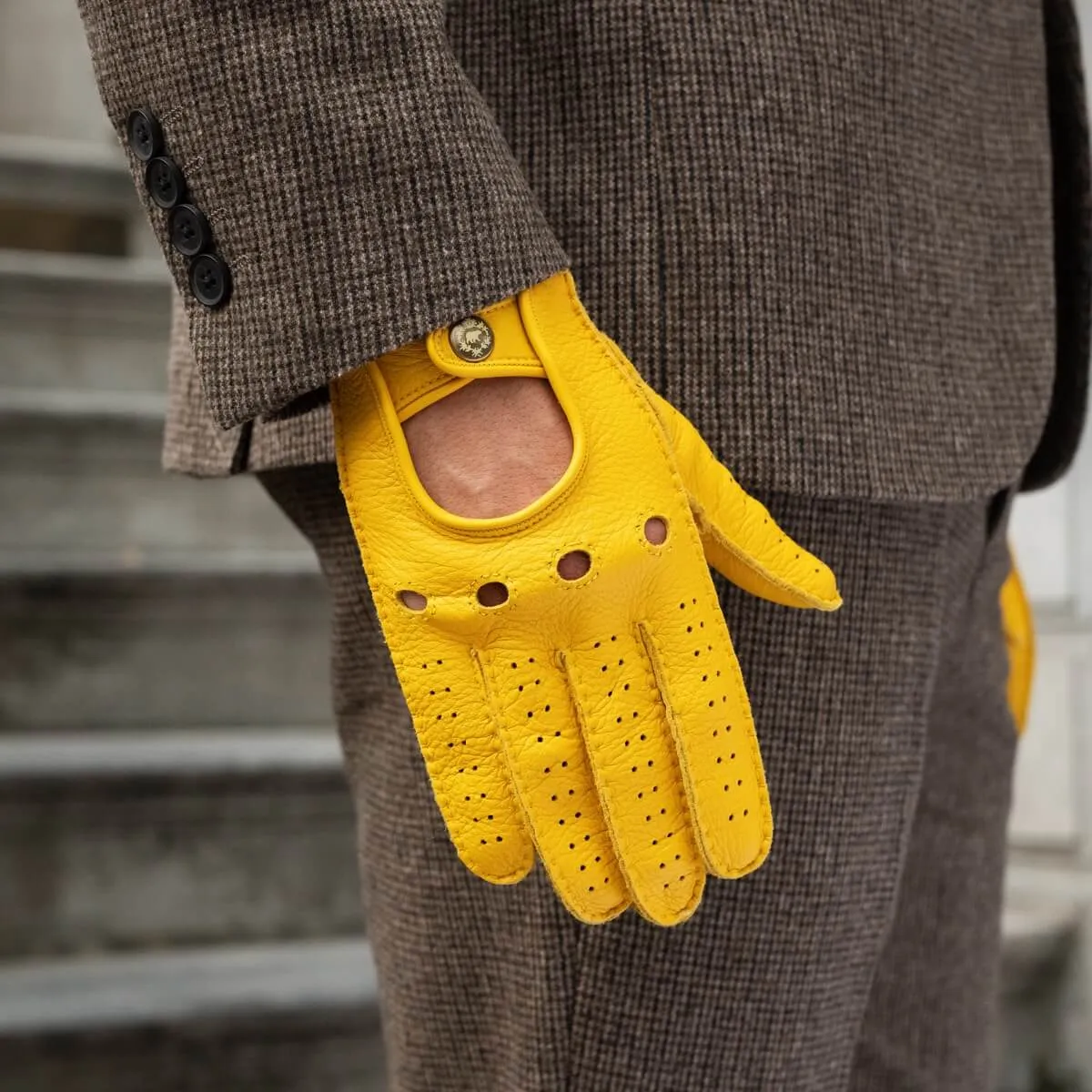 Leonardo (yellow) - Italian driving gloves made of American deerskin leather