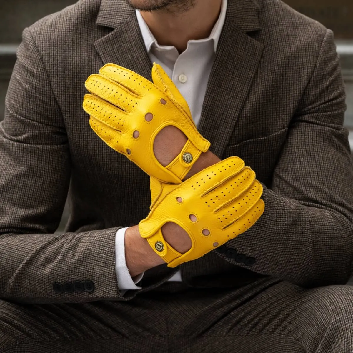 Leonardo (yellow) - Italian driving gloves made of American deerskin leather