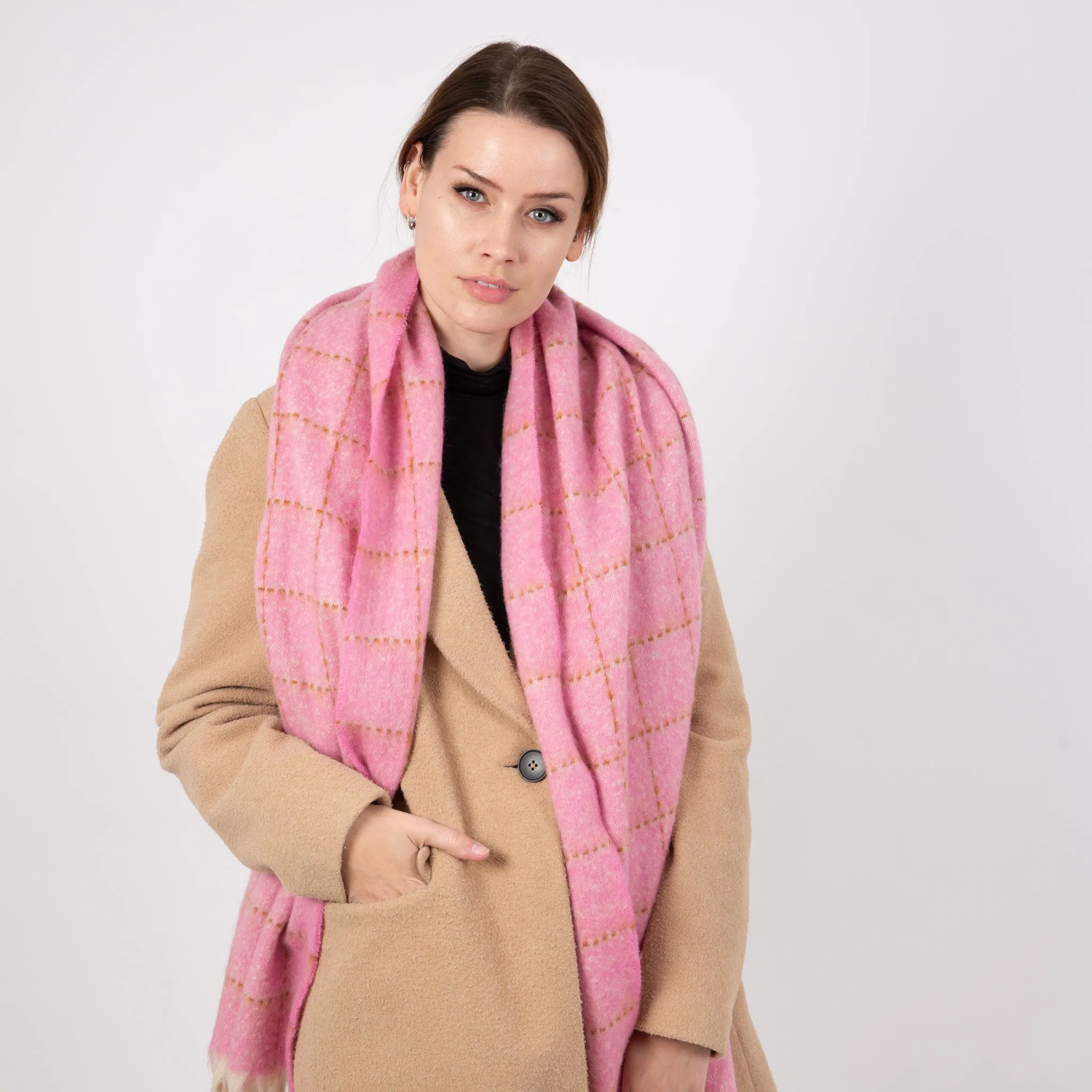 Women’s Dotted Windowpane Check Scarf with Tassels