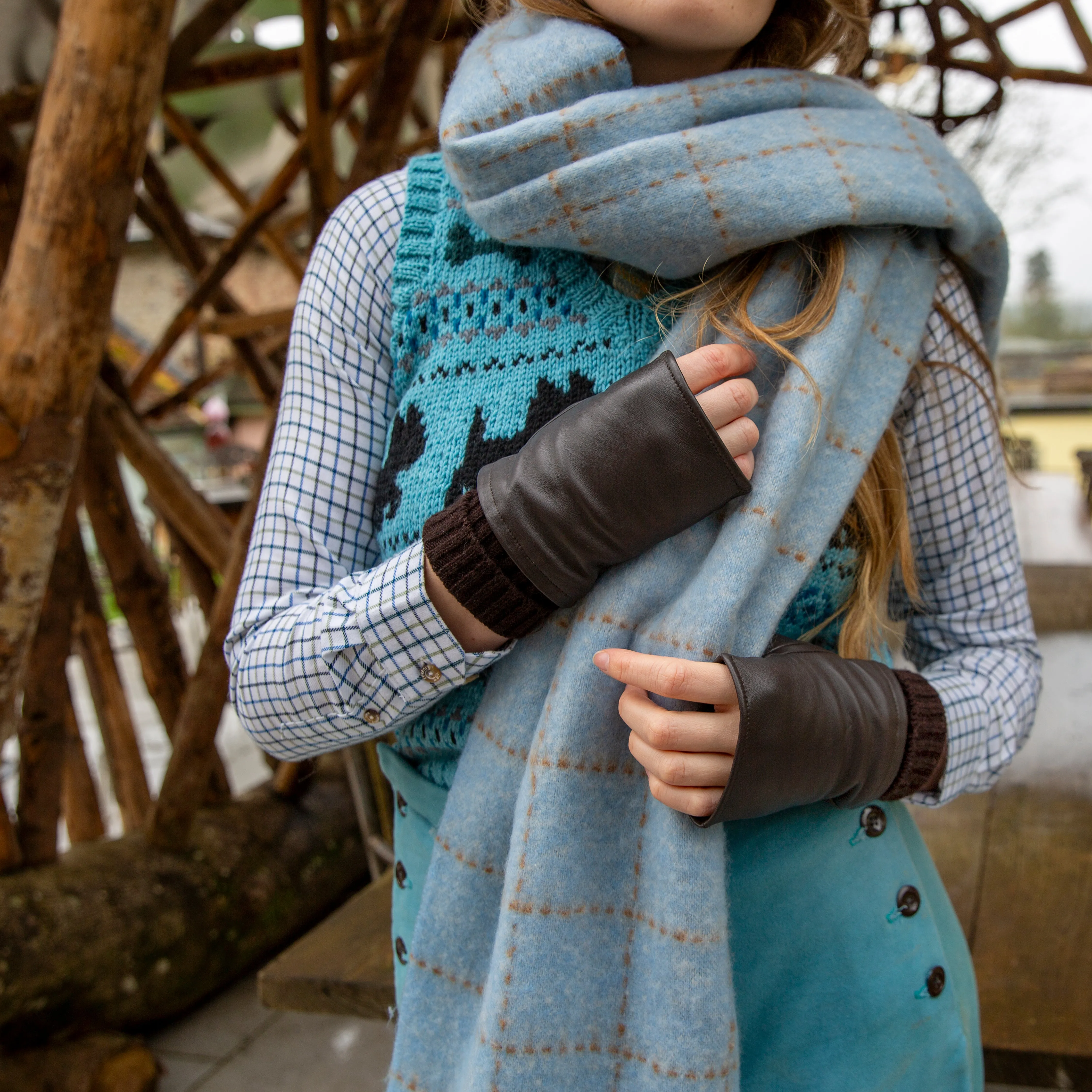 Women’s Dotted Windowpane Check Scarf with Tassels