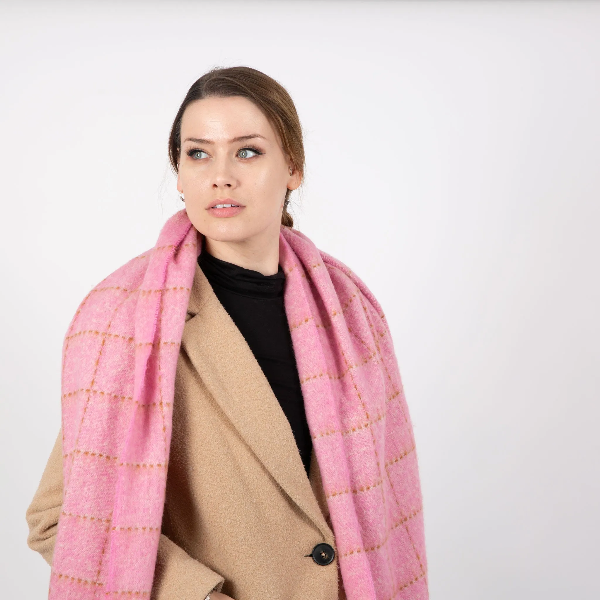 Women’s Dotted Windowpane Check Scarf with Tassels
